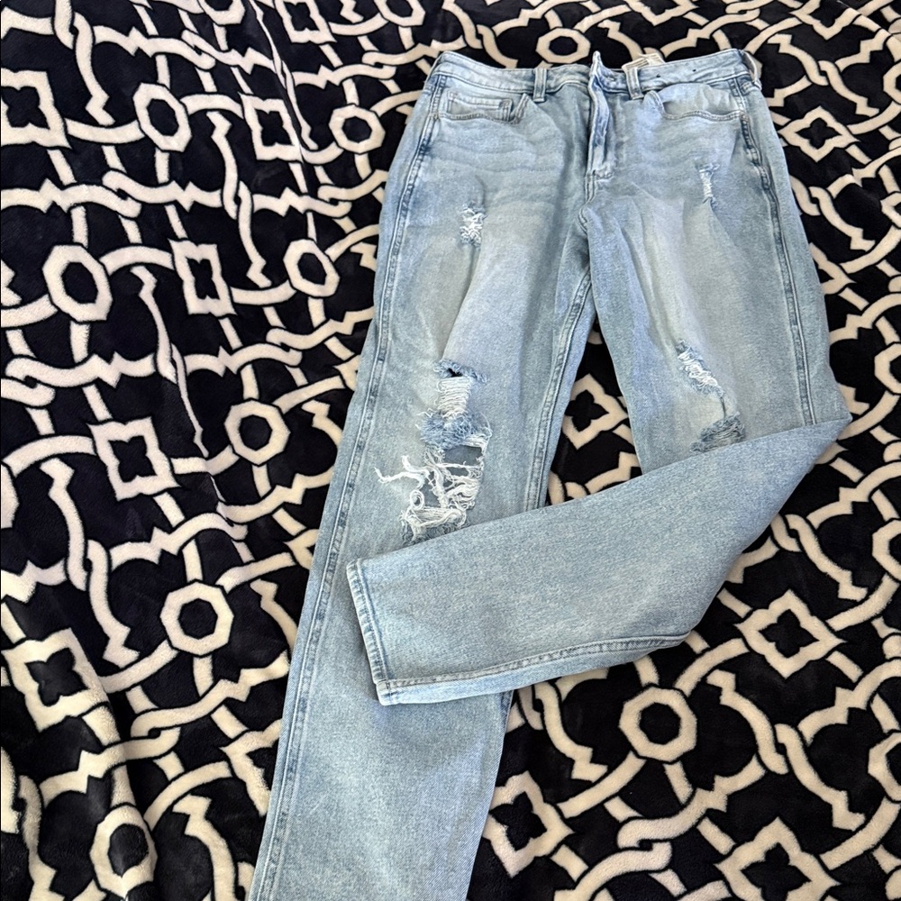 Hollister Ultra High Rise Mom Distressed Jeans